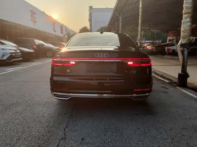 2021 Audi A8 с пробегом 125 600 км