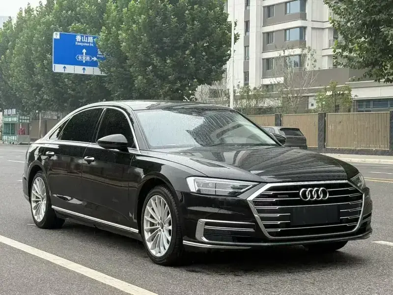2022 Audi A8 с пробегом 119 000 км