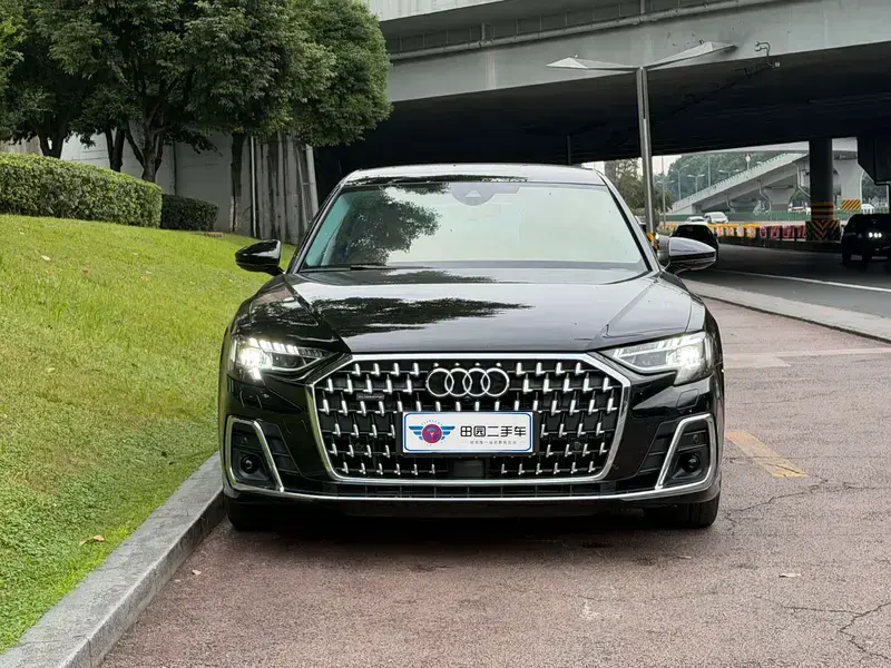 2025 Audi A8 с пробегом 17 000 км