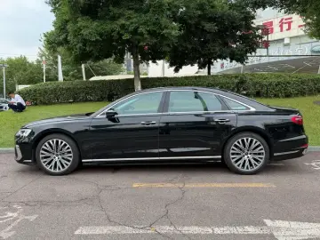 2025 Audi A8 с пробегом 17 000 км