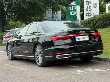 2025 Audi A8 с пробегом 17 000 км