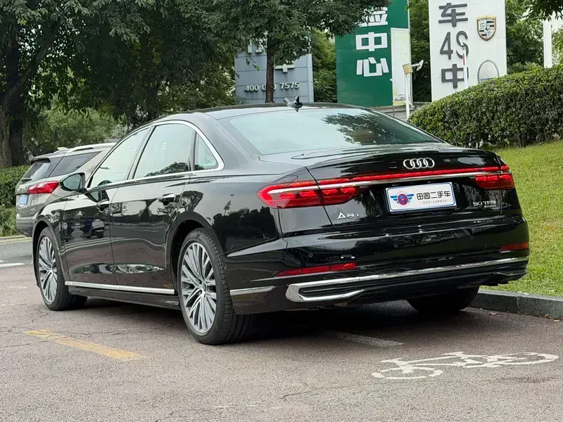 2025 Audi A8 с пробегом 17 000 км