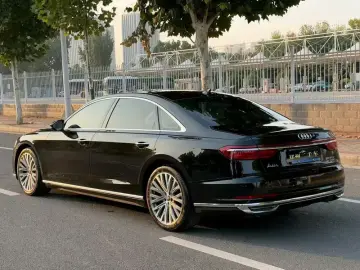 2021 Audi A8 с пробегом 153 000 км