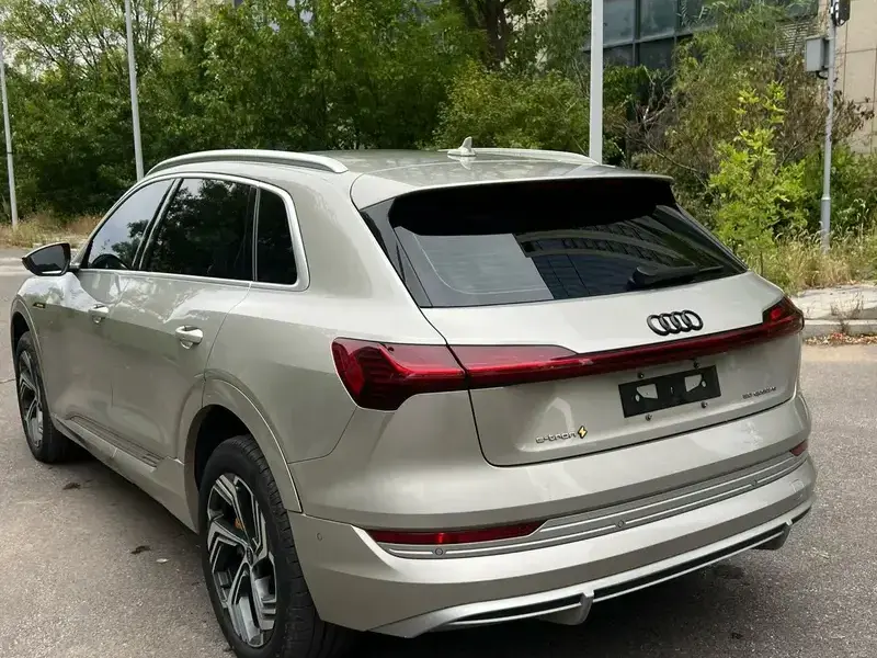 2021 Audi e-tron с пробегом 72 800 км