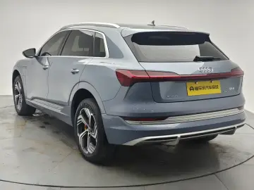2021 Audi e-tron с пробегом 39 900 км