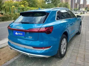 2021 Audi e-tron с пробегом 35 000 км