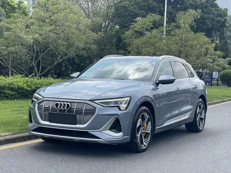 2021 Audi e-tron с пробегом 58 000 км