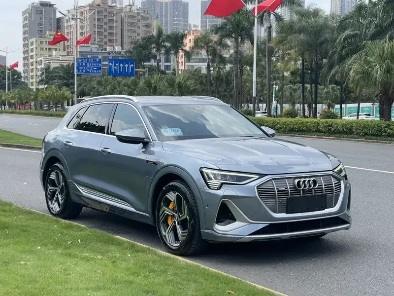 2021 Audi e-tron с пробегом 58 000 км