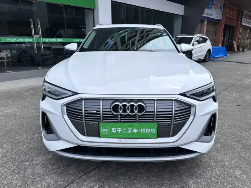 2021 Audi e-tron с пробегом 75 000 км