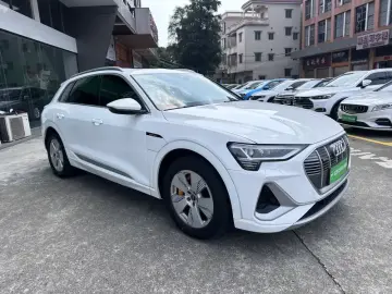 2021 Audi e-tron с пробегом 75 000 км