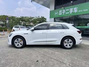 2021 Audi e-tron с пробегом 75 000 км