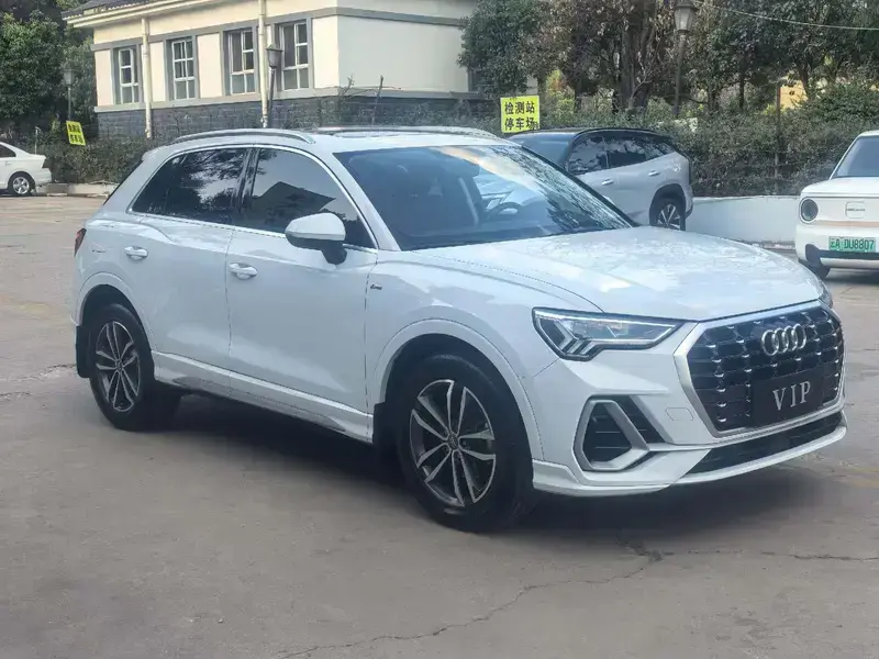 2020 Audi Q3 с пробегом 61 000 км