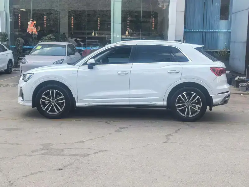 2020 Audi Q3 с пробегом 61 000 км