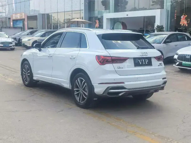 2020 Audi Q3 с пробегом 61 000 км