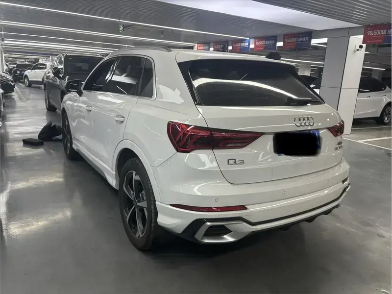 2024 Audi Q3 с пробегом 8 000 км