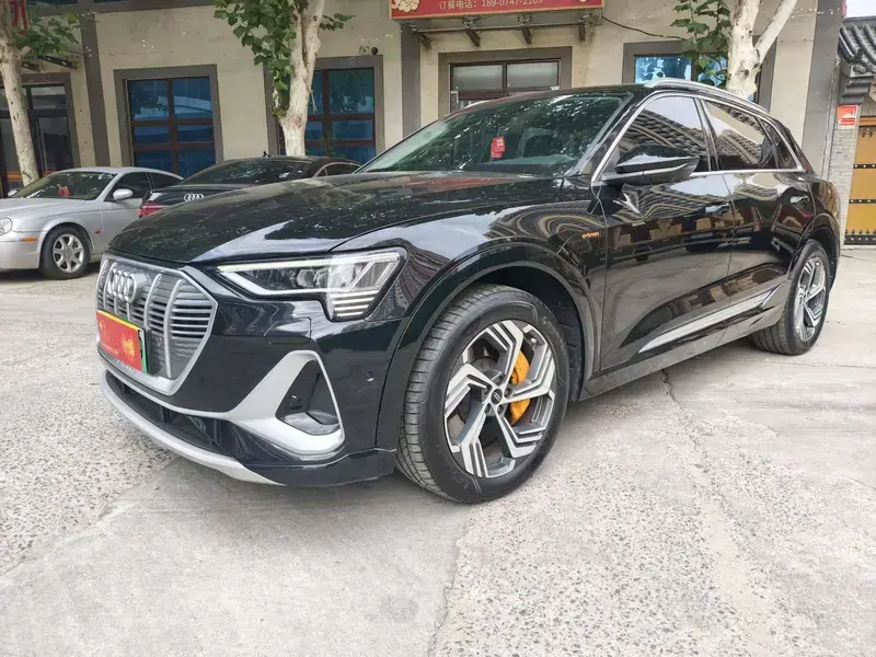 2021 Audi e-tron с пробегом 93 000 км