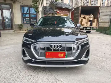 2021 Audi e-tron с пробегом 93 000 км