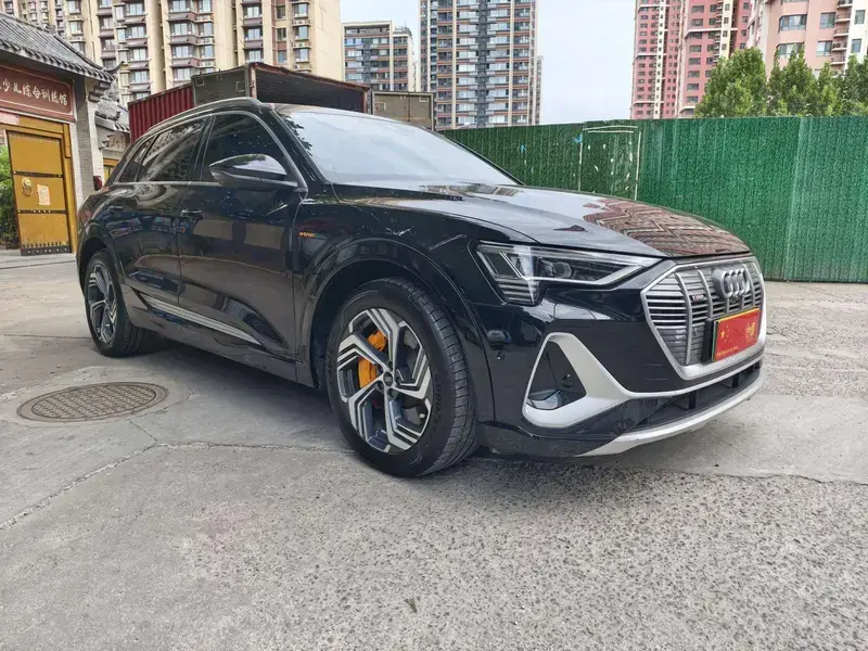 2021 Audi e-tron с пробегом 93 000 км