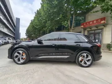 2021 Audi e-tron с пробегом 93 000 км