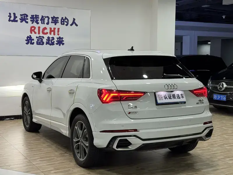 2024 Audi Q3 с пробегом 39 800 км