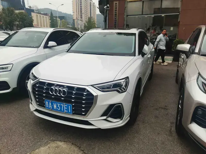 2022 Audi Q3 с пробегом 61 900 км