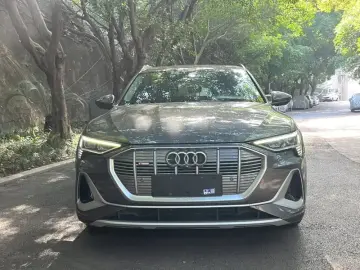 2021 Audi e-tron с пробегом 111 200 км