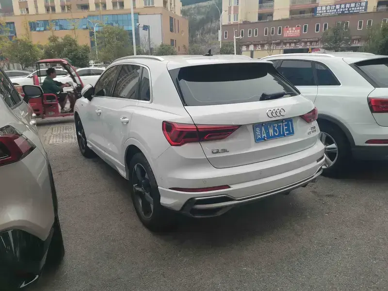2022 Audi Q3 с пробегом 61 900 км