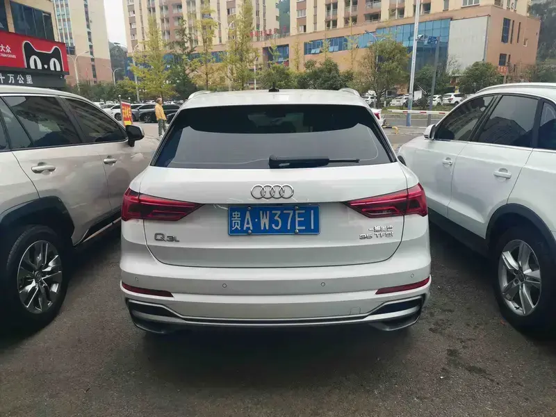 2022 Audi Q3 с пробегом 61 900 км