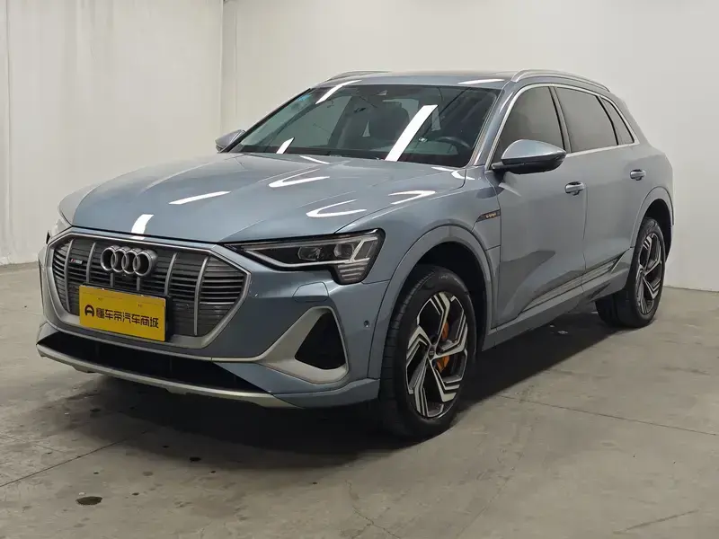 2021 Audi e-tron с пробегом 67 000 км