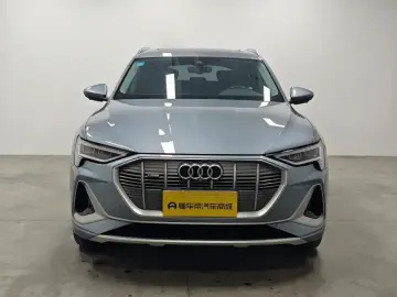 2021 Audi e-tron с пробегом 67 000 км