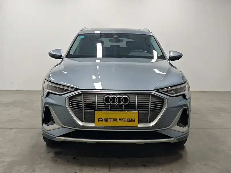 2021 Audi e-tron с пробегом 67 000 км