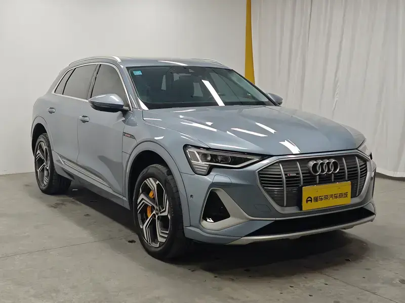 2021 Audi e-tron с пробегом 67 000 км