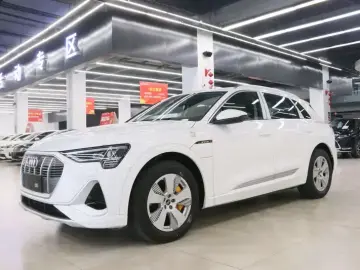 2021 Audi e-tron с пробегом 3 600 км