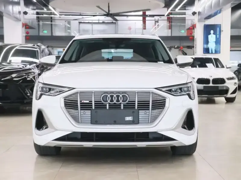 2021 Audi e-tron с пробегом 3 600 км