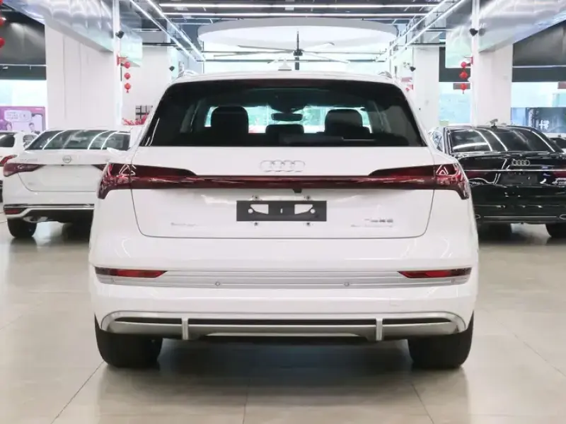 2021 Audi e-tron с пробегом 3 600 км
