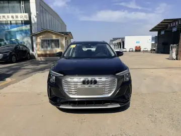 2023 Audi Q5 e-tron с пробегом 100 км