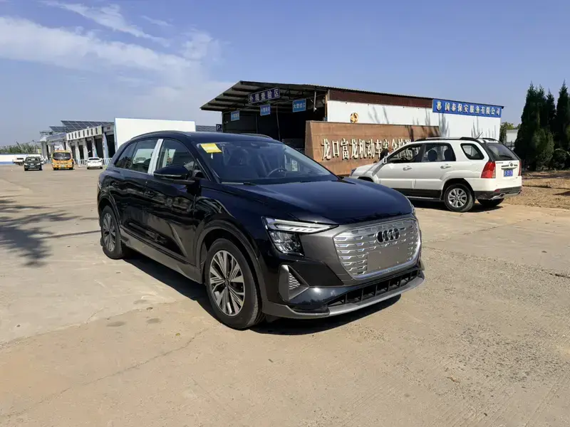 2023 Audi Q5 e-tron с пробегом 100 км