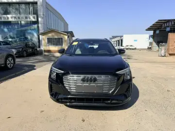 2023 Audi Q5 e-tron с пробегом 100 км