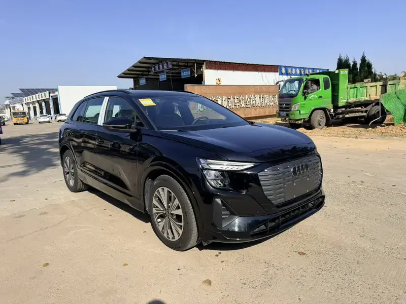 2023 Audi Q5 e-tron с пробегом 100 км