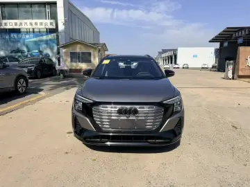 2023 Audi Q5 e-tron с пробегом 100 км