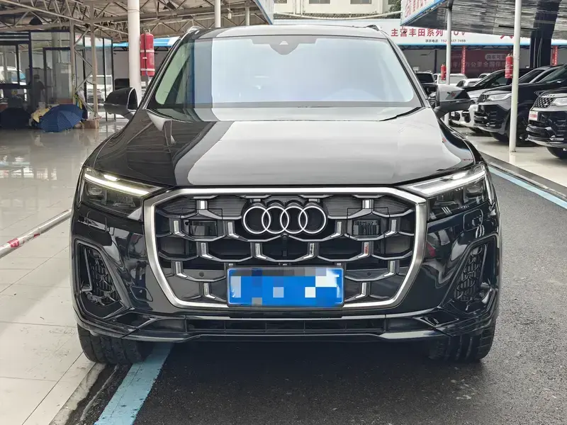 2024 Audi Q7 с пробегом 40 000 км