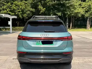 2022 Audi Q5 e-tron с пробегом 48 000 км