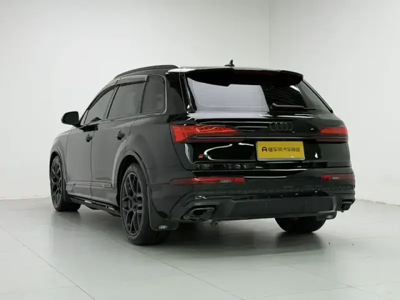 2024 Audi Q7 с пробегом 39 800 км
