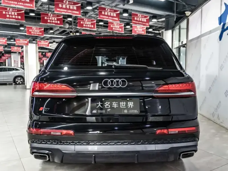 2025 Audi Q7 с пробегом 44 000 км