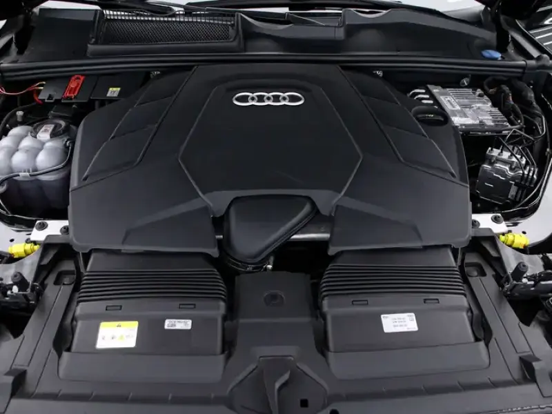 2025 Audi Q7 с пробегом 22 000 км