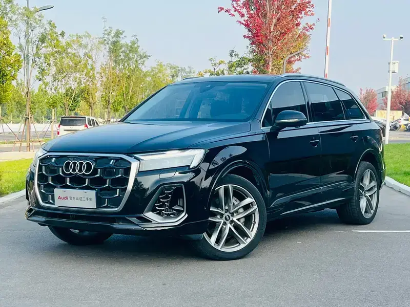 2025 Audi Q7 с пробегом 8 600 км