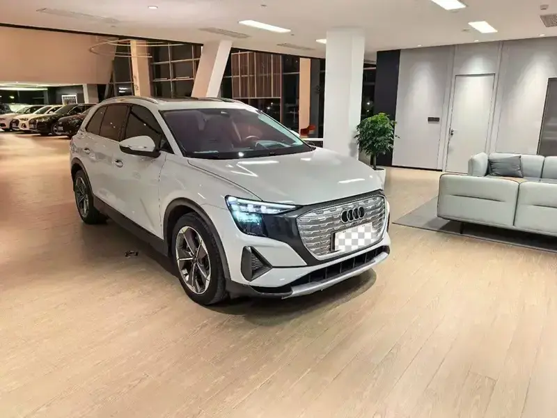 2022 Audi Q5 e-tron с пробегом 17 000 км