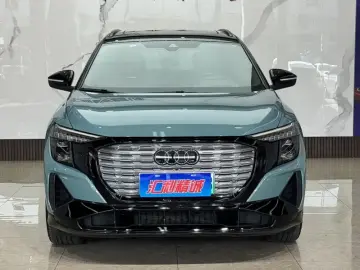 2023 Audi Q5 e-tron с пробегом 10 000 км