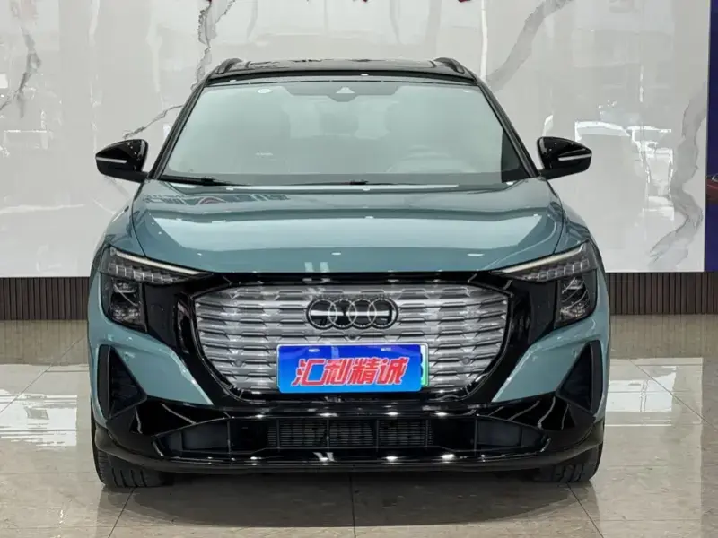 2023 Audi Q5 e-tron с пробегом 10 000 км