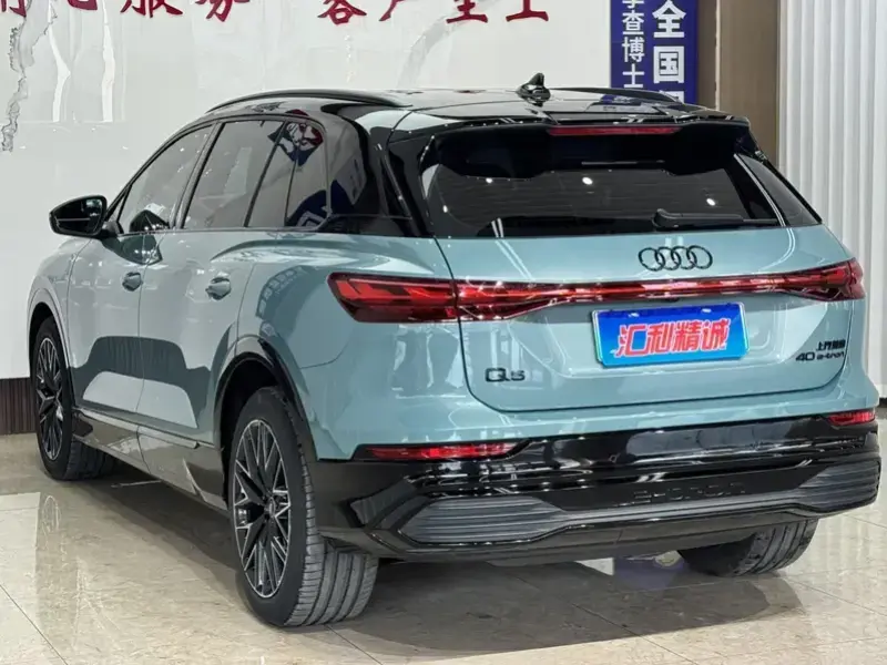 2023 Audi Q5 e-tron с пробегом 10 000 км
